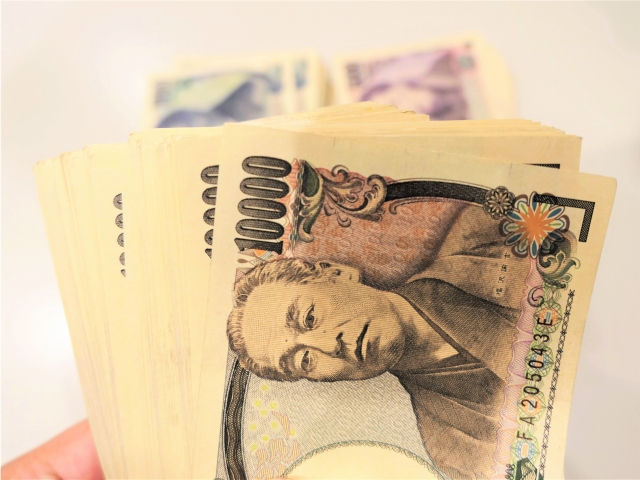 宝くじの当せん金は税金で引かれる？引かれない？